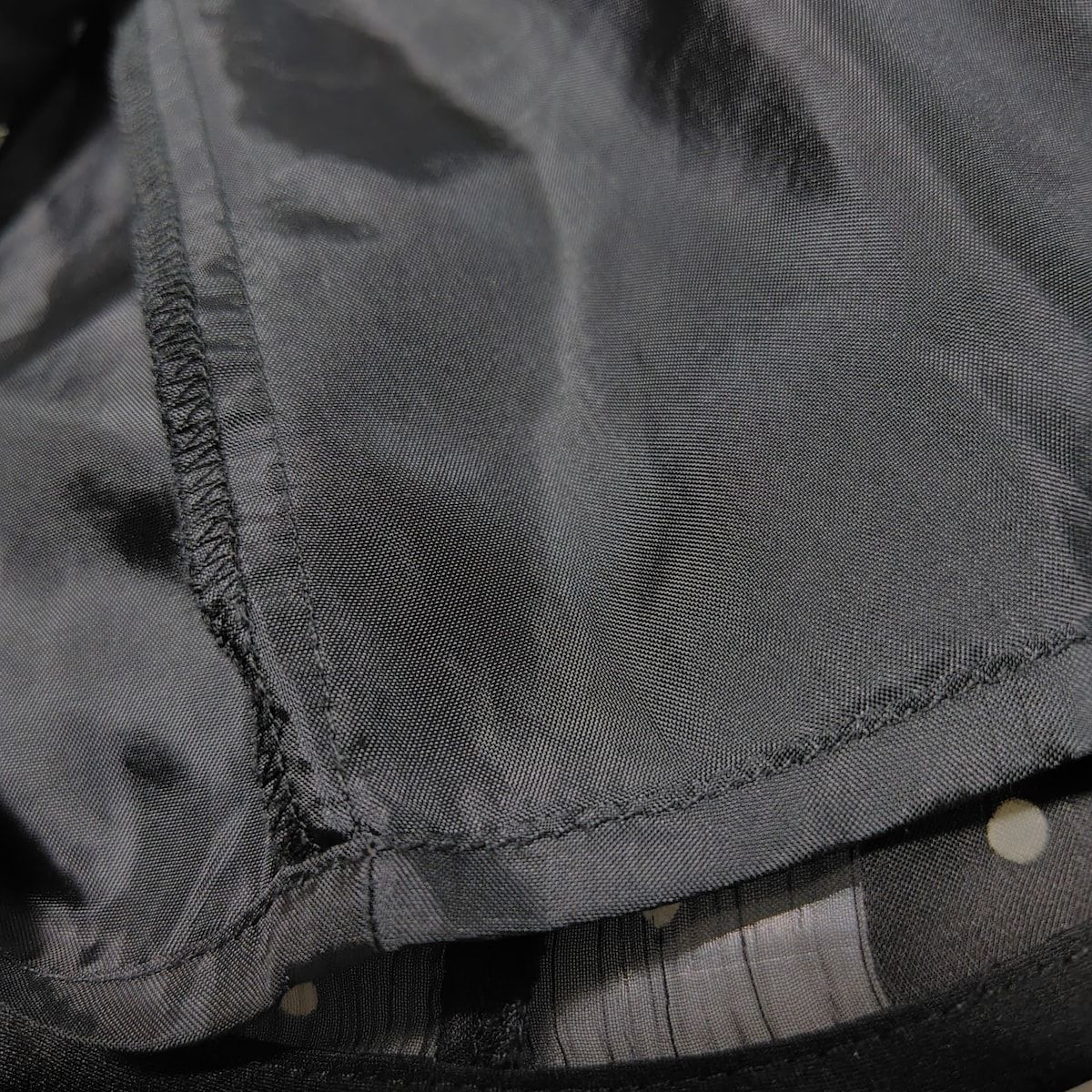 - ベージュ×黒×白