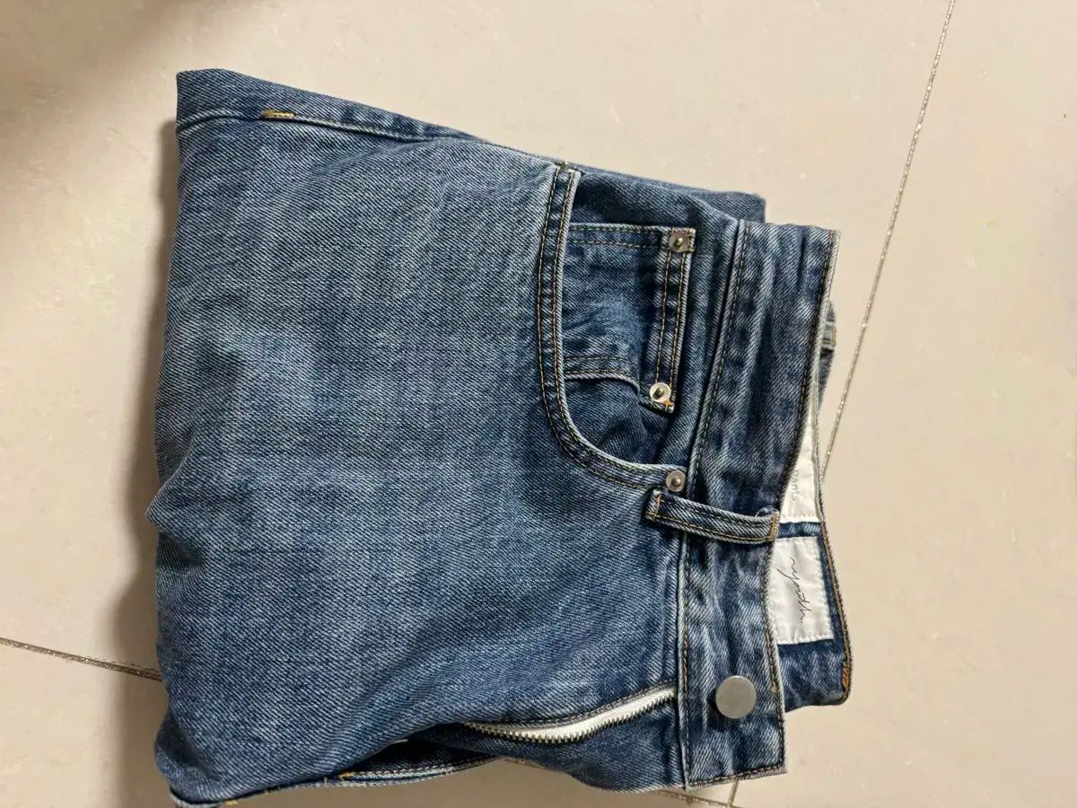 ユース ストレート デニム Mサイズ
