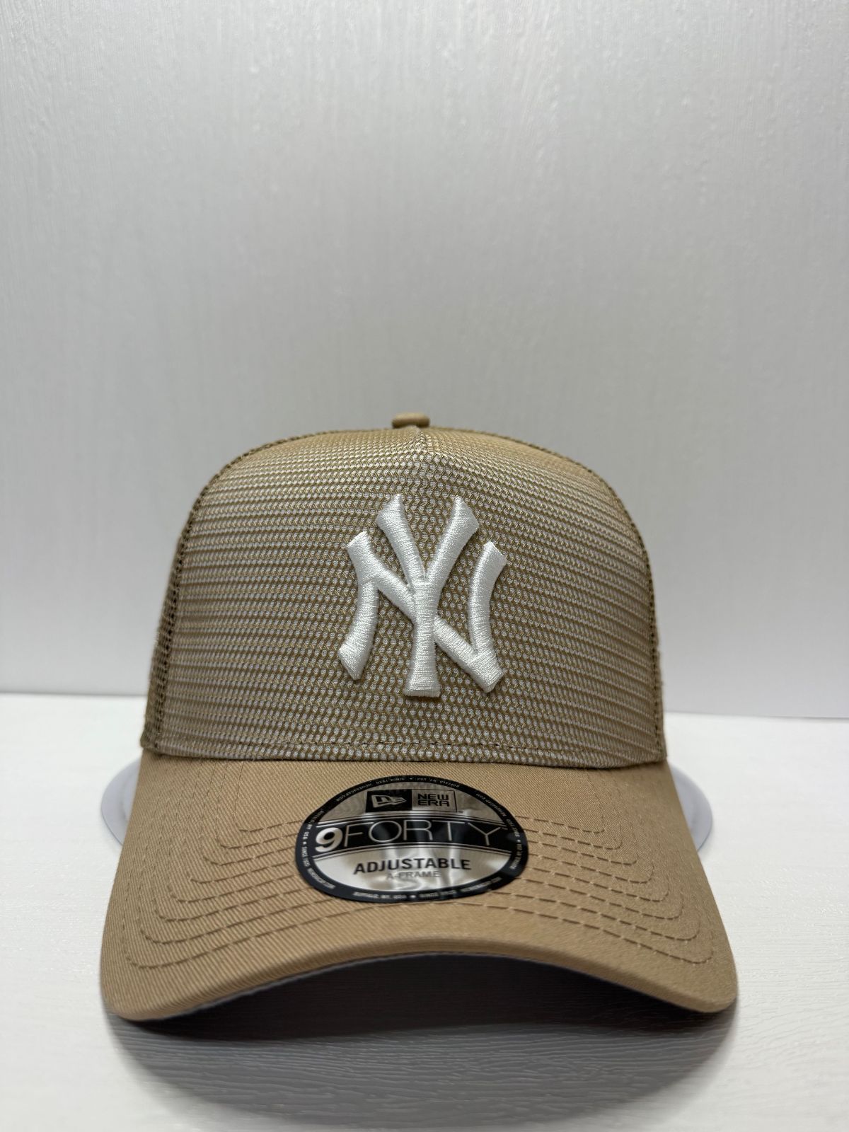 Newera ニューヨークヤンキース 75 thワールドシリーズ 9 forty A-FRAME スナップバックメッシュキャップ ベージュ