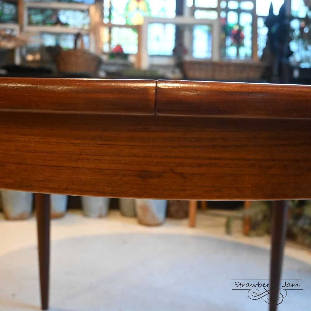 ダイニングテーブル