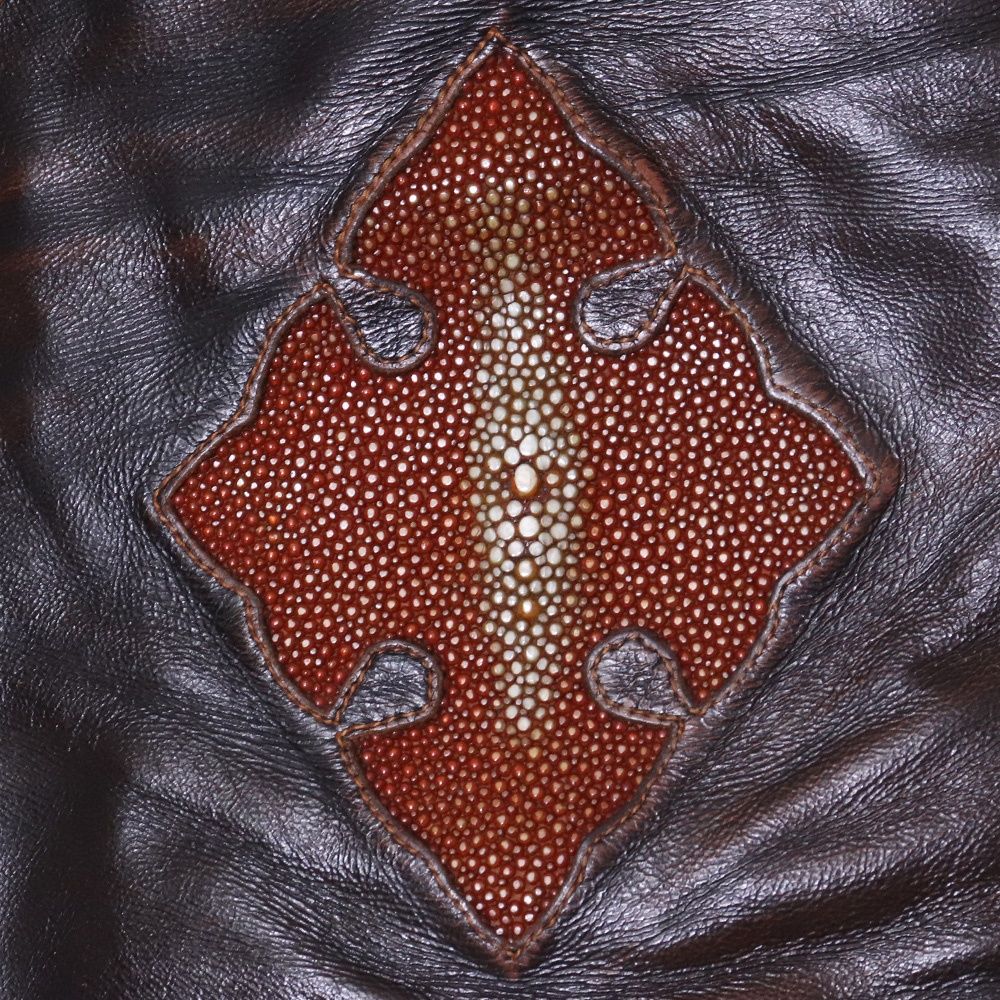 フ ニーレザーパンツ