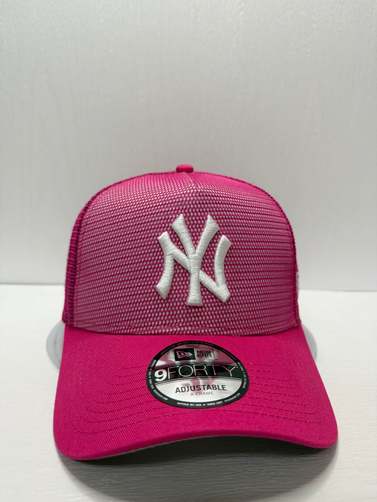 Newera ニューヨークヤンキース 75 thワールドシリーズ 9 forty A FRAME スナップバックメッシュキャップ ピンク