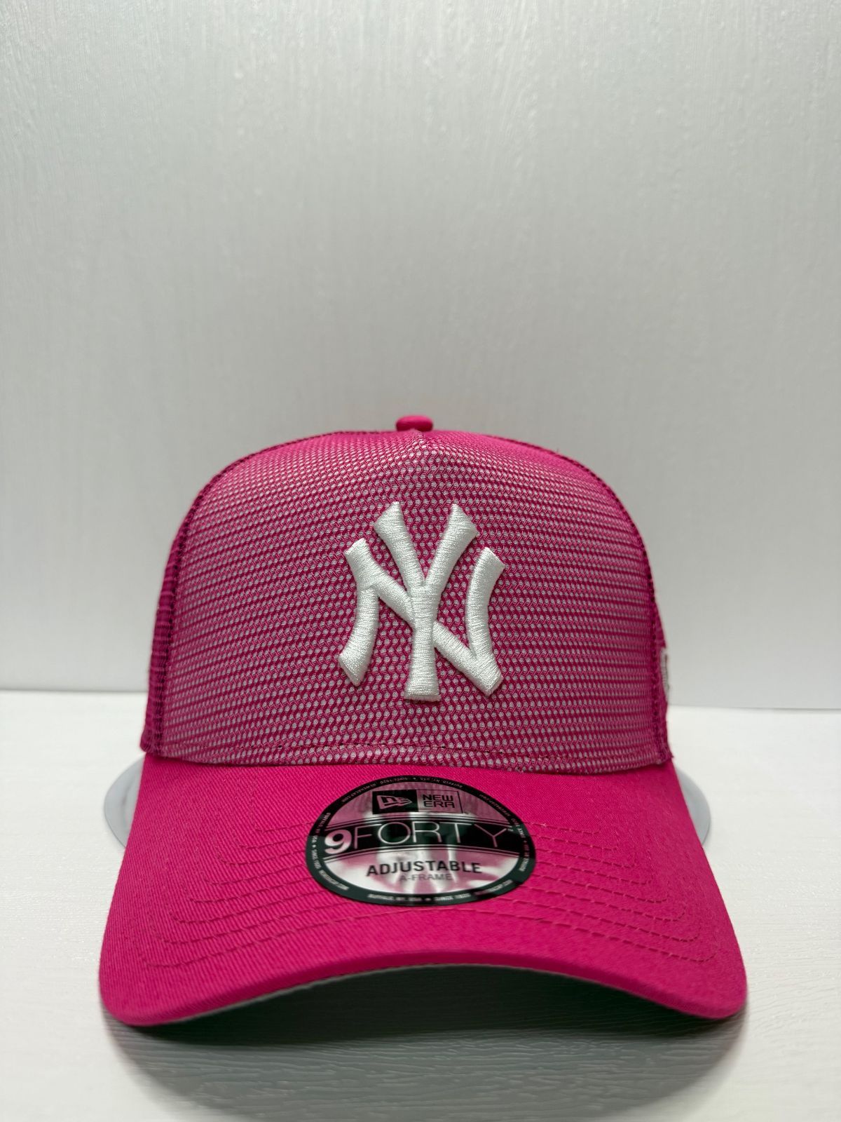 Newera ニューヨークヤンキース 75 thワールドシリーズ 9 forty A-FRAME スナップバックメッシュキャップ ピンク