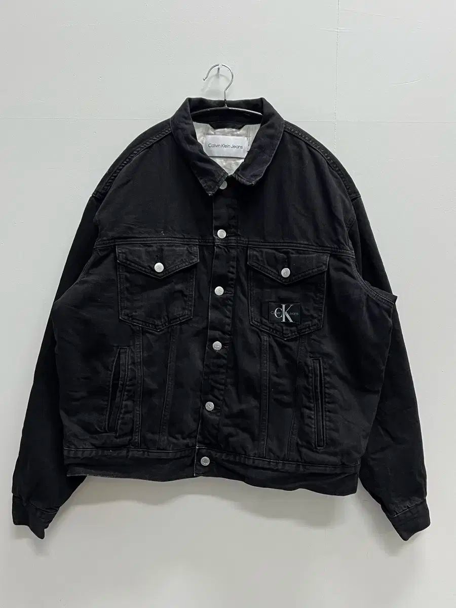 カルバン クライン ブラックデニム トラッカー デニム ダウン ジャケット