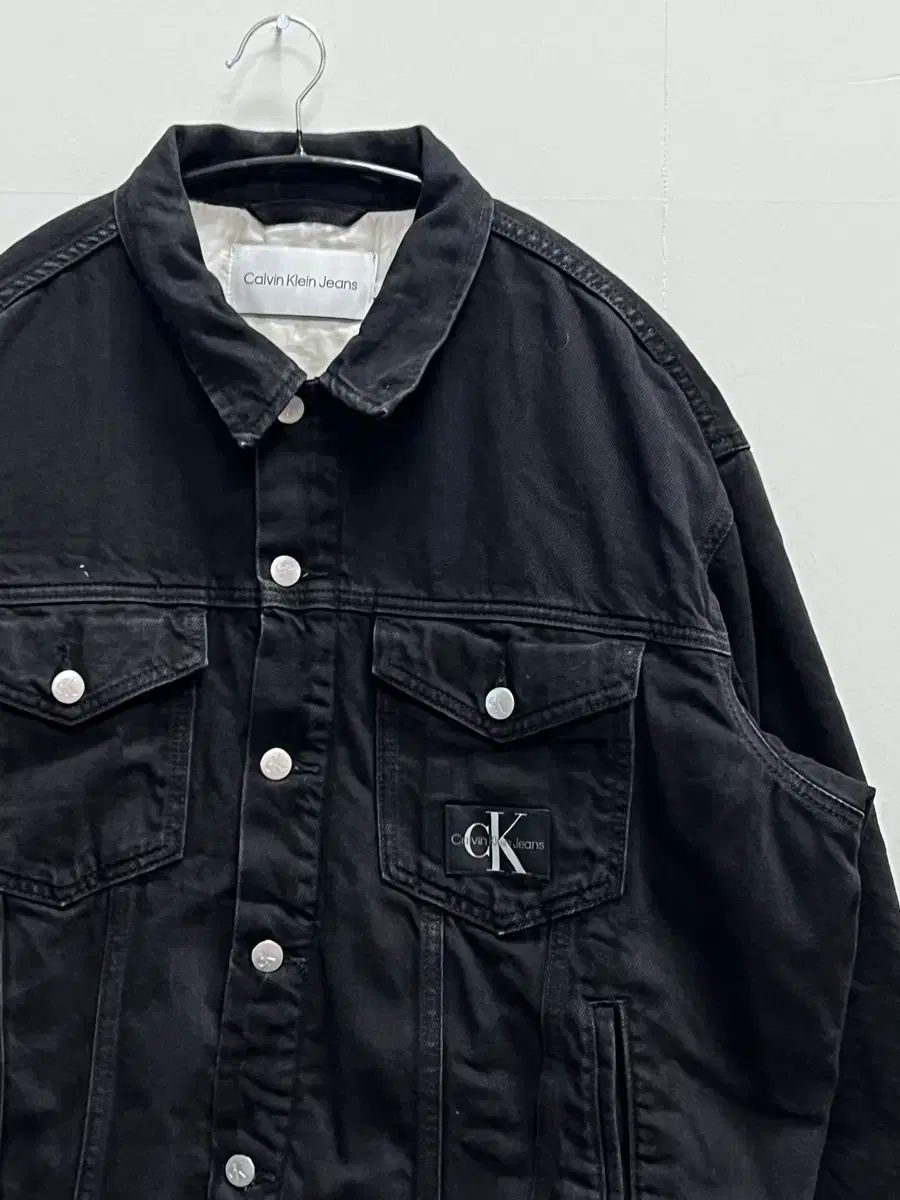 カルバン クライン ブラックデニム トラッカー デニム ダウン ジャケット KANDAIZUMI_COM