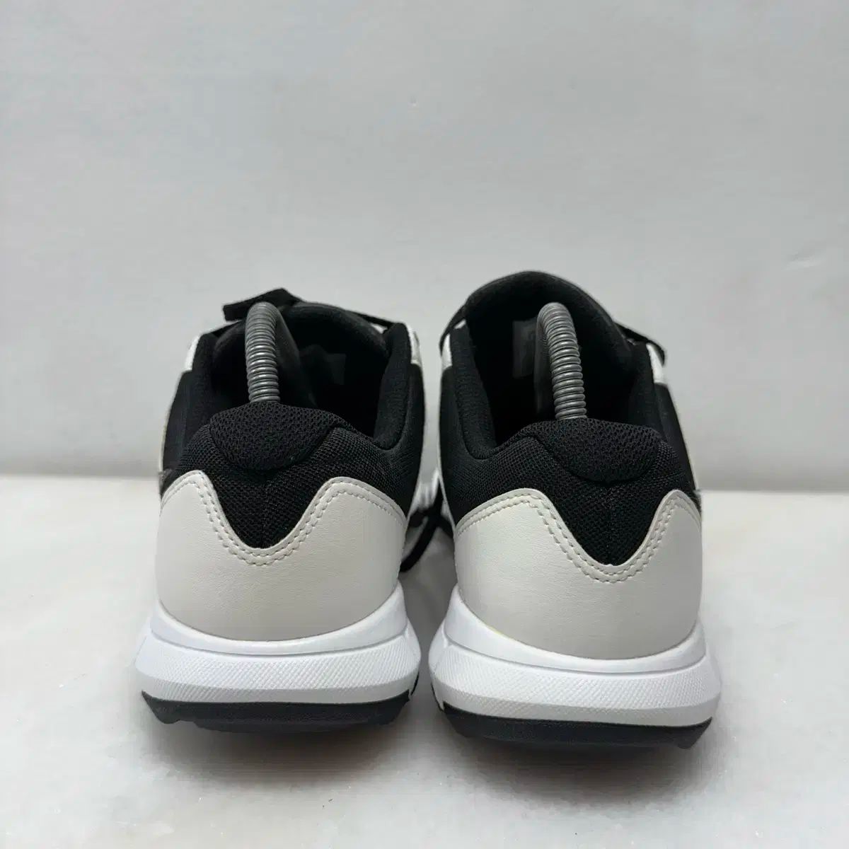 ゴルフシューズ