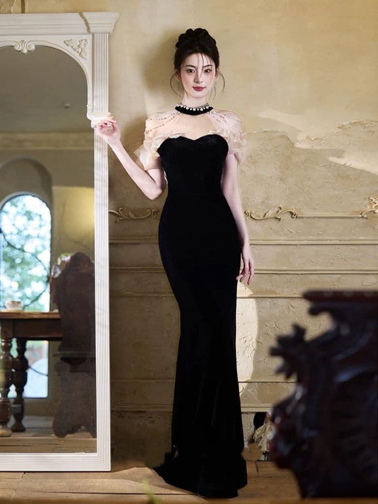 美しい曲線を引き立てる黒の魔法 優雅で洗練された大人ドレス