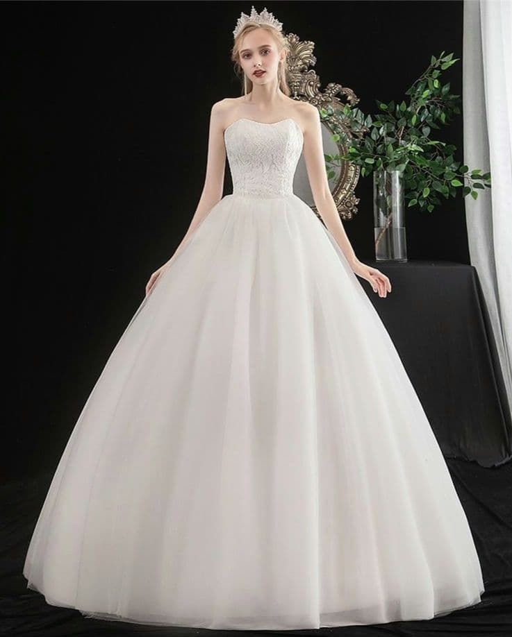 永遠の愛を誓う瞬間に輝く 純白チュールのクラシックドレス 大きいサイズ