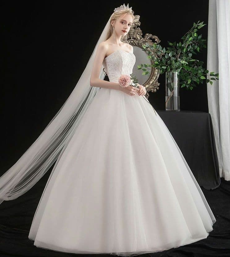 永遠の愛を誓う瞬間に輝く 純白チュールのクラシックドレス 大きいサイズ