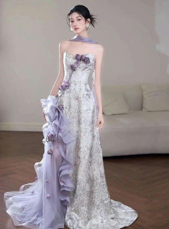 ラベンダーの花びらが舞うように優雅な