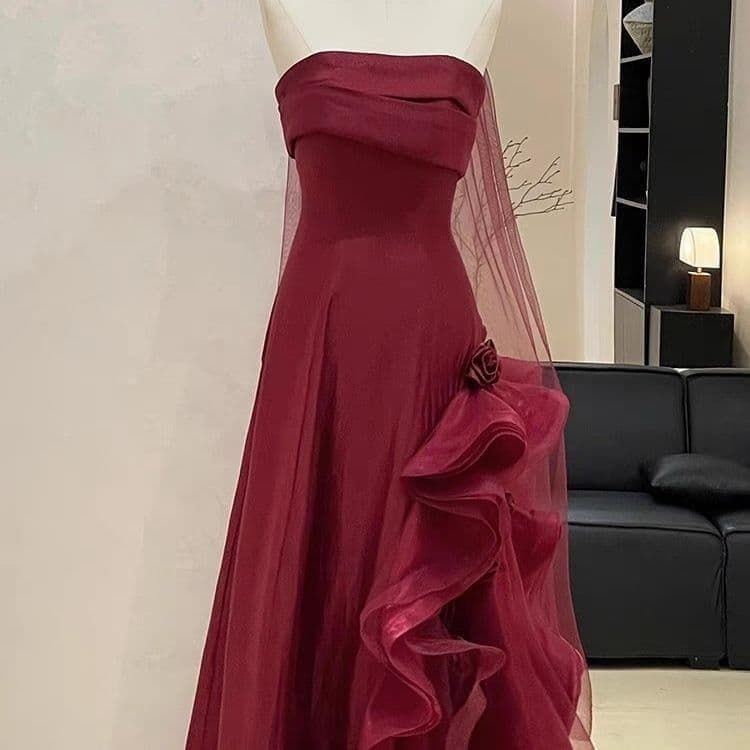 新品✨️バーガンディ＆ローズフリルロングドレス✨️キャバドレス 新品 バーガンディ＆ローズフリルロングドレス キャバドレス - メルカリ