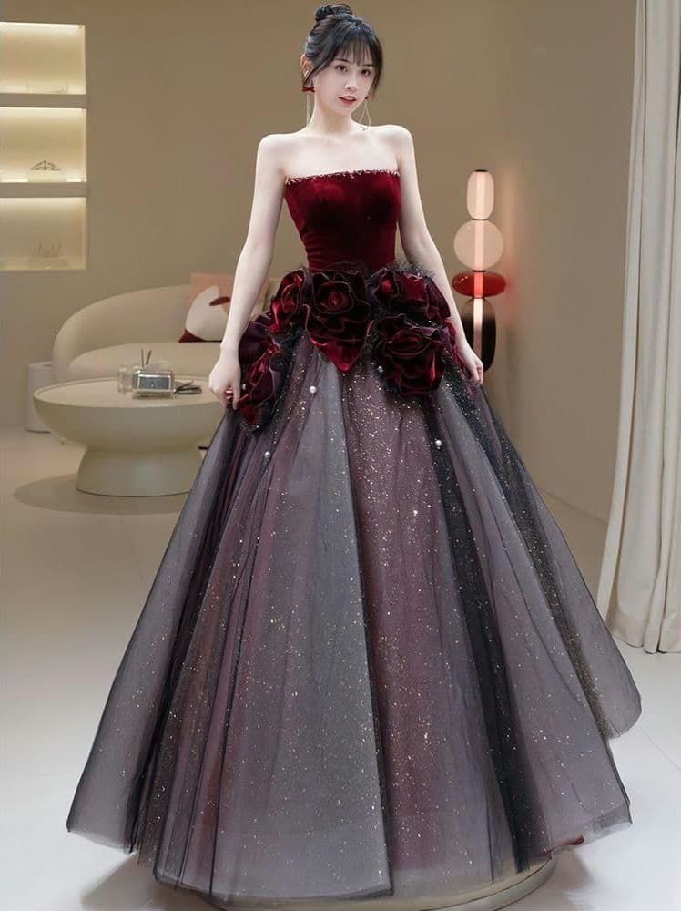 夜の舞踏会に咲く薔薇の女王 優雅に煌めくベルベットボールドレス