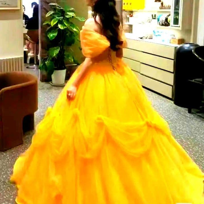 おとぎ話の姫のように輝く キレイめイエロープリンセスドレス