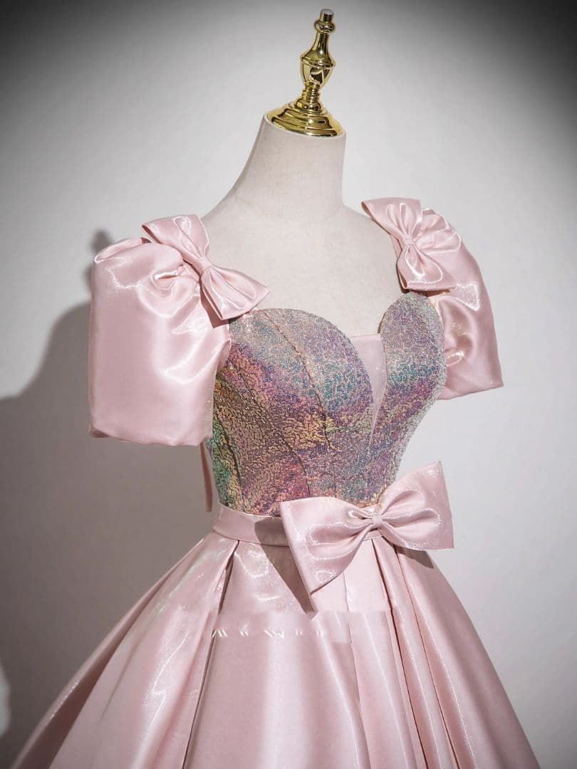 淡い桜色に輝く グリッターボディが美しいロマンティックドレス
