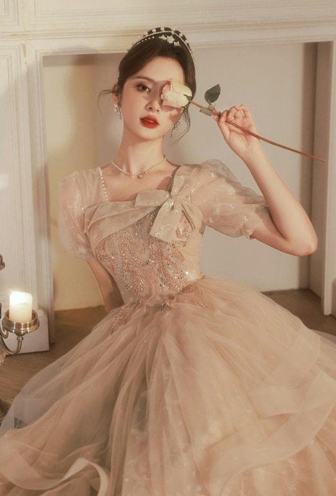 エレガントなベージュウェディングドレス パーティー