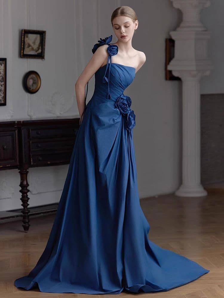 印象的な深みブルーのワンショルダーロングドレス 大きいサイズあり