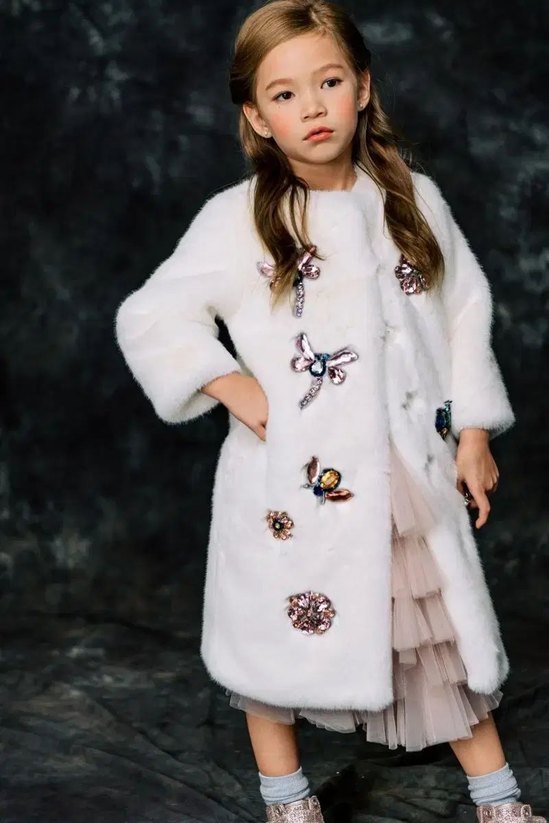 【セール，人気】 ルモチーフ シグネチャー 女の子用 白 エコファー ロング ビーズ 装飾 コート L その他