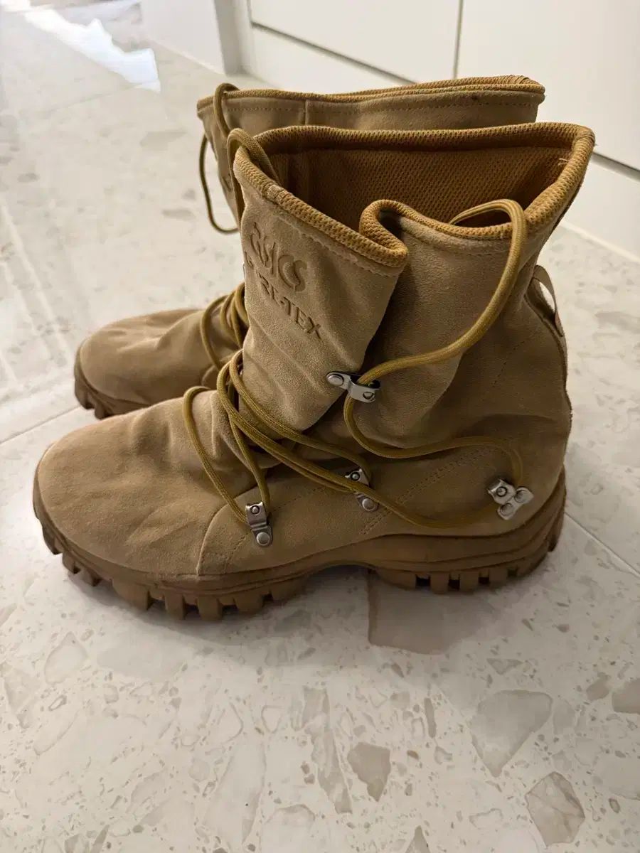 ノンネイティブ アシックス ゲル イエティ 270