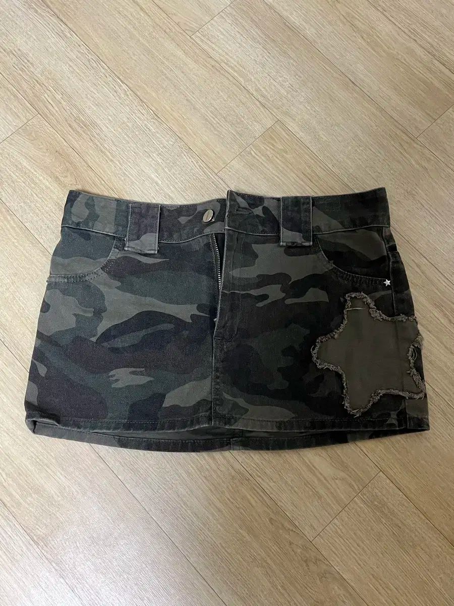 ユーヒー YOUHEE カモフラージュミニスカート MERCADOAVALIA_COM_BR