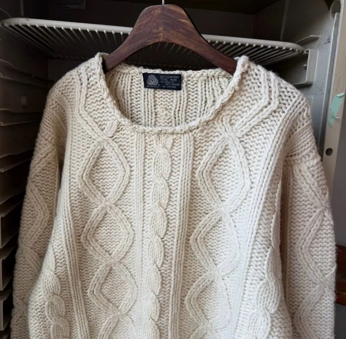 ハンドメイド アイボリー ケーブル ケーブル編み ポンポン ニット アーケット コイッセイオ