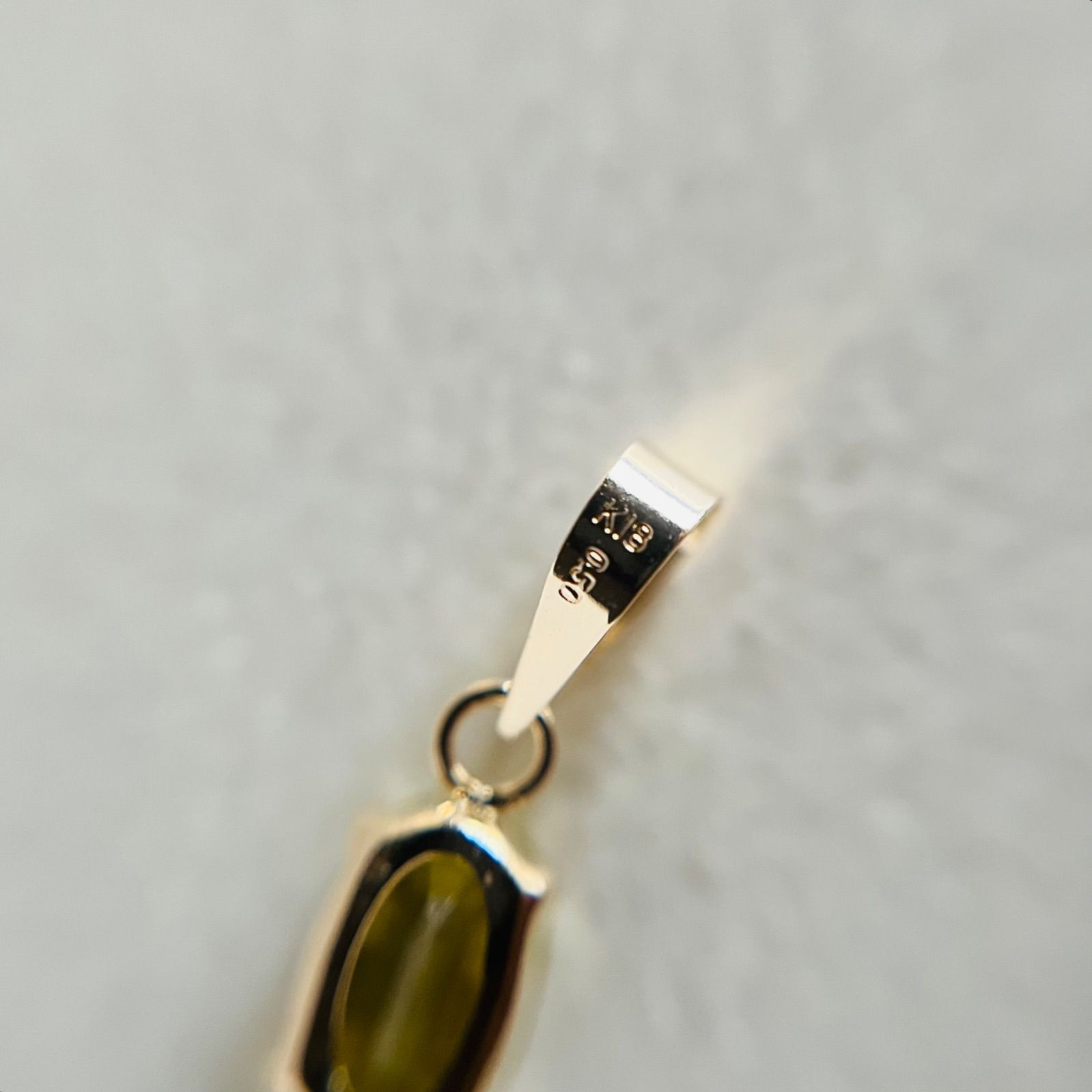 K18 天然石スフェーン oval ペンダントトップ 希少宝石