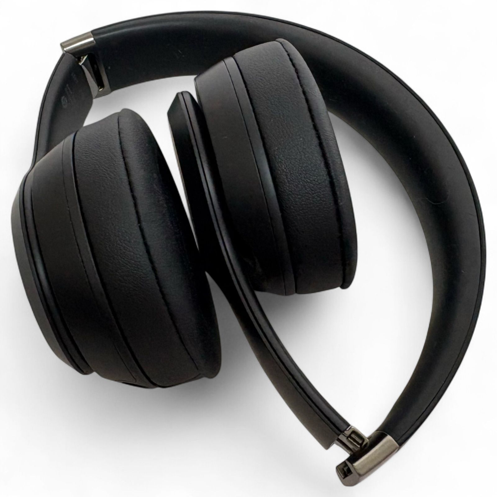ビーツ Beats ワイヤレスBluetoothオンイヤーヘッドフォン Solo 4 マットブラック 1100-2749 ANARI_COM_TR