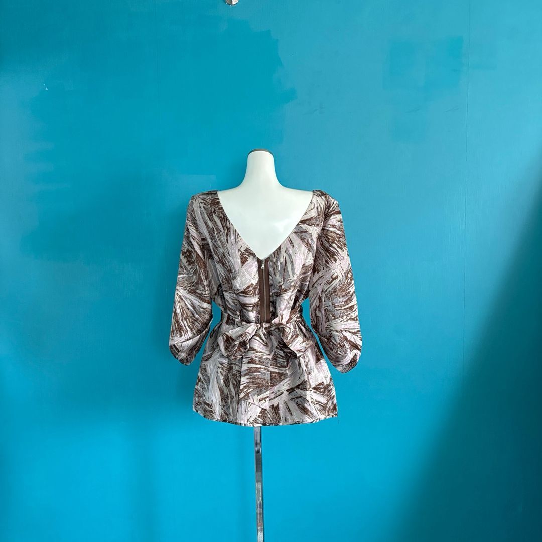 総柄ブラウス M