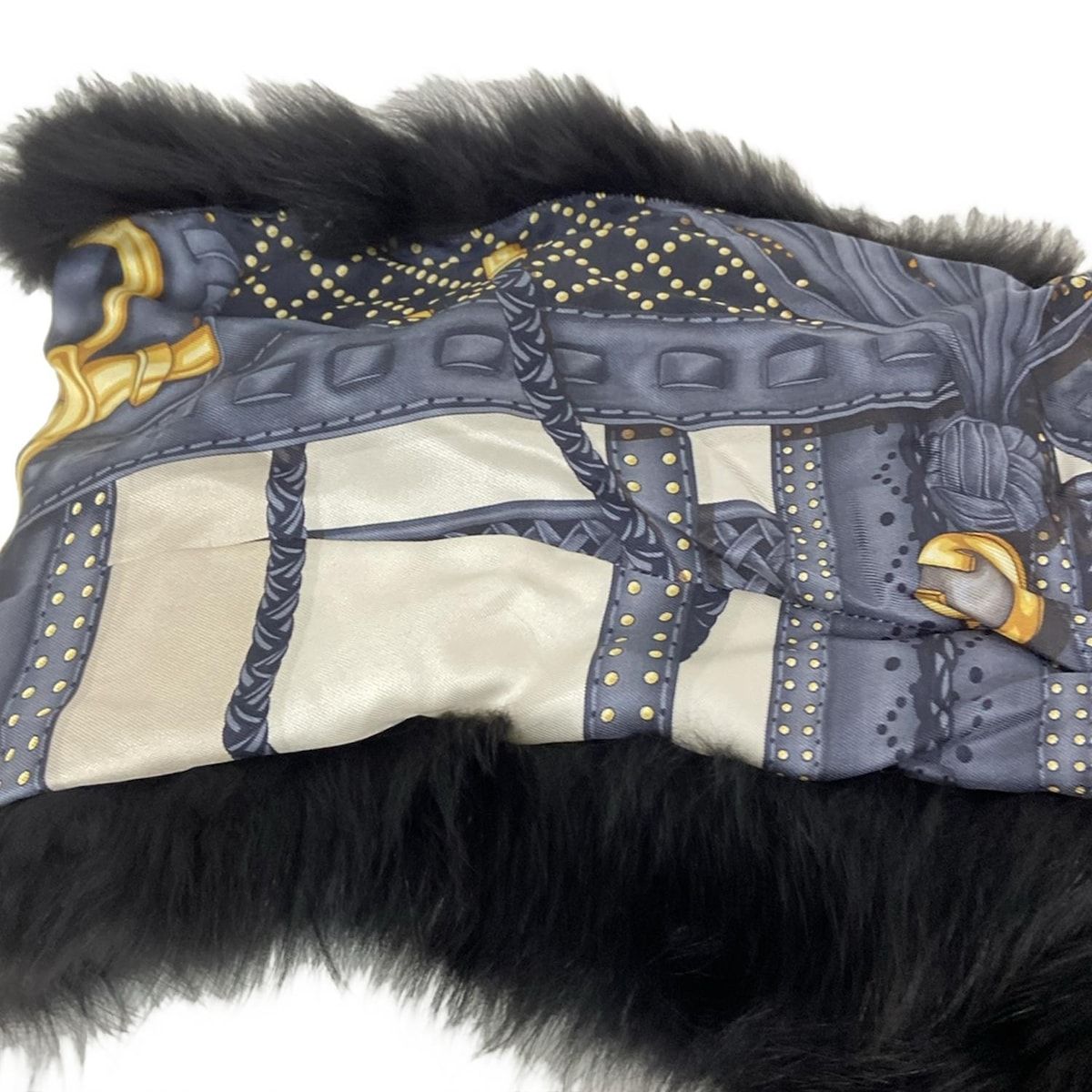 グッチ スヌード 専用となります。 GUCCI(グッチ) マフラー - 黒×マルチ スヌード シルク、フォックス