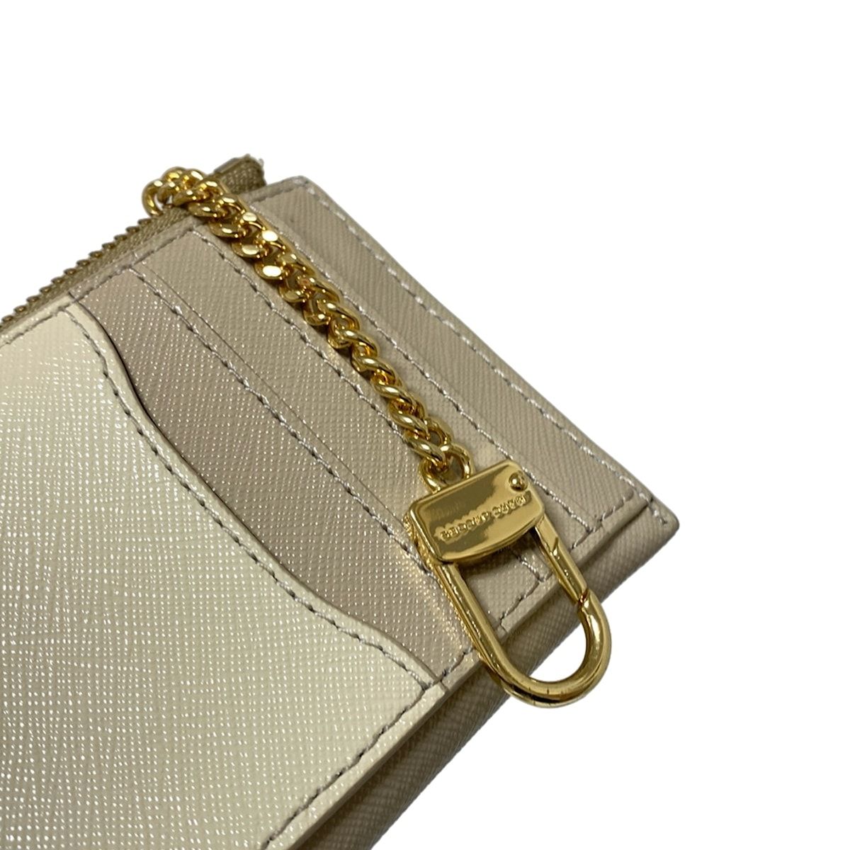 ベージュ×アイボリー