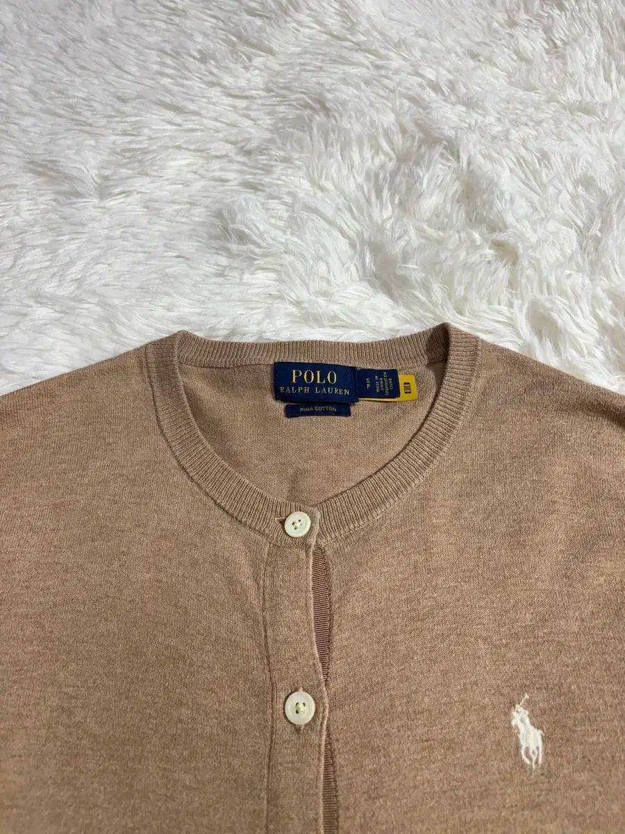 ベージュ カーディガン