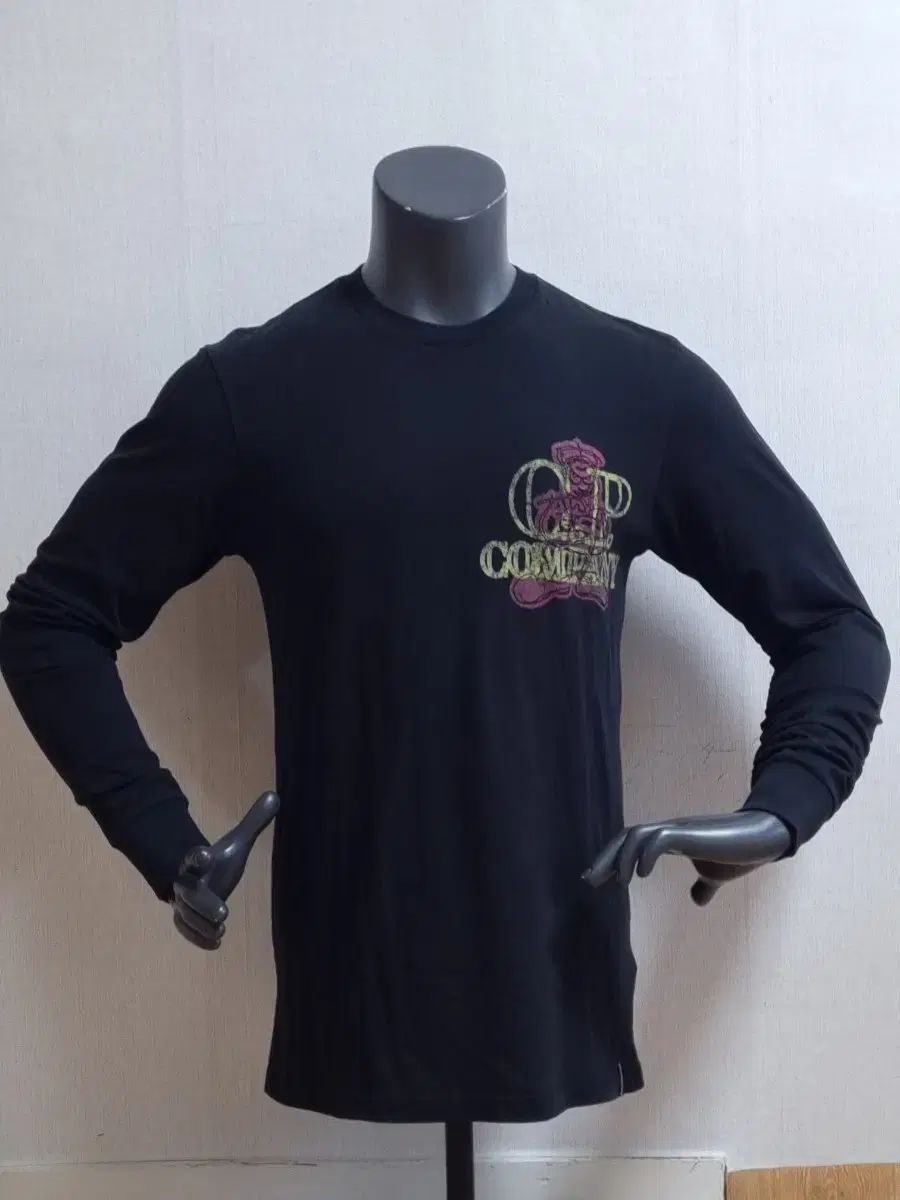 C.P. COMPANY シーピーカンパニー ブラック ロゴ 長袖 Tシャツ