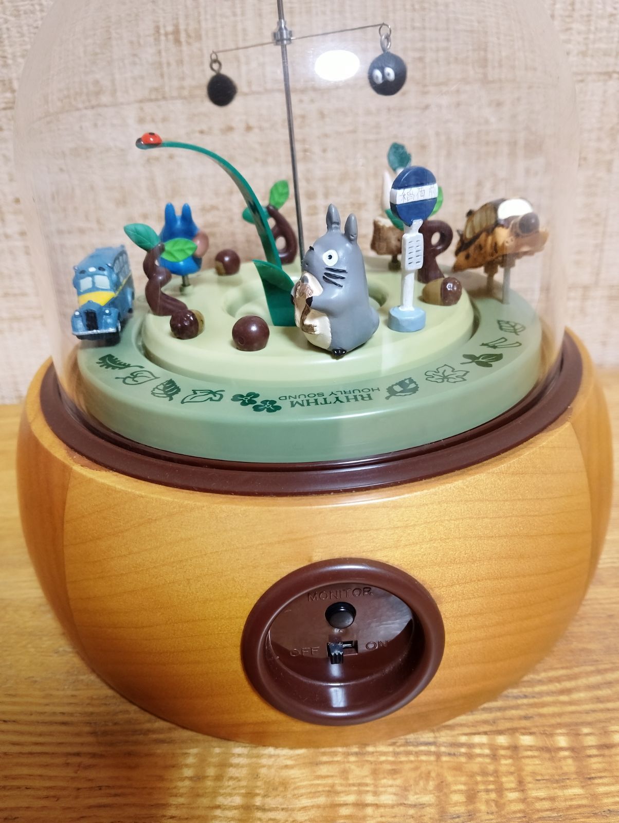 となりのトトロ】どんぐりスノードーム からくり仕掛け時計 オルゴール