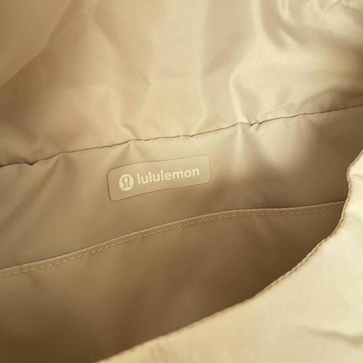 lululemon ルルレモン