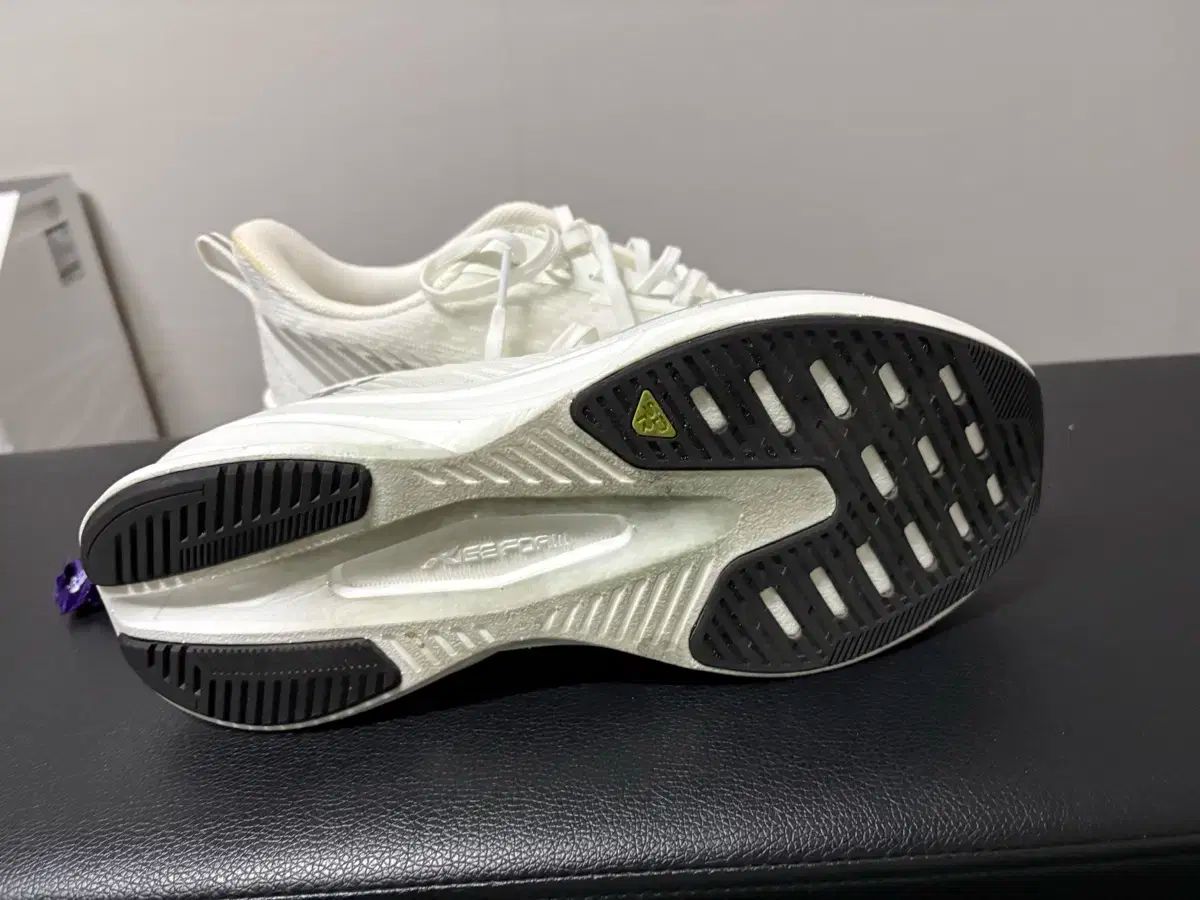 ディナフィット スピード MTN Pro 復活 スニーカー 255 OLIVEOS_COM_TR