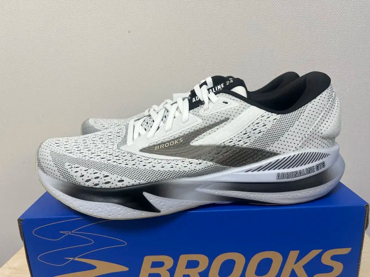 ランニングシューズ