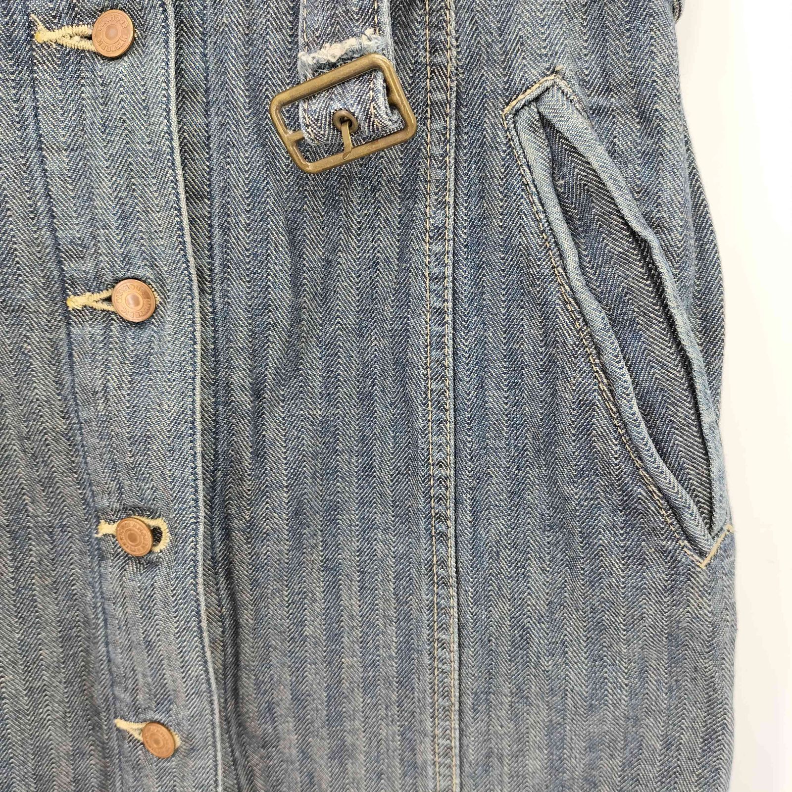 ベルトテッド フロントボタン