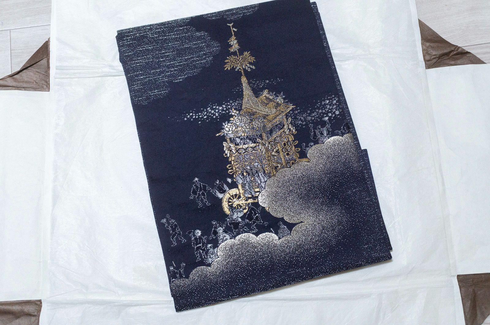 名古屋帯 正絹 西陣織 寿光織 銀通し 金銀糸 お太鼓柄 山鉾文