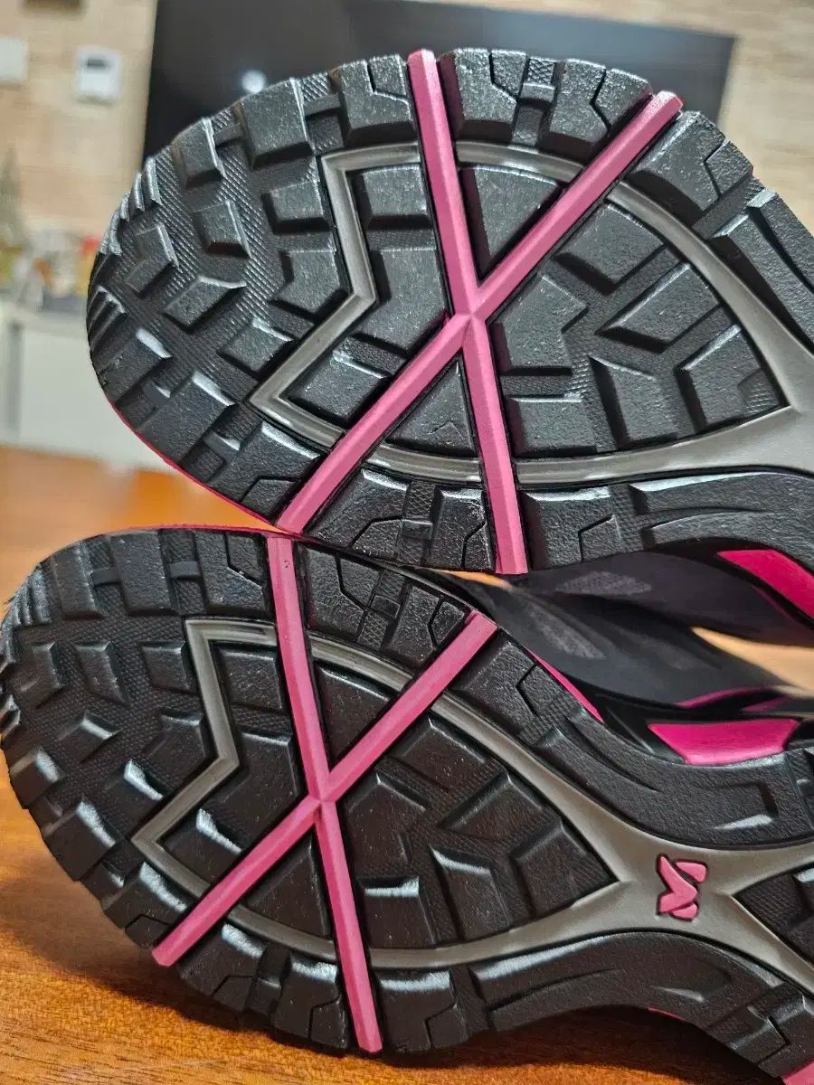 コーロンスポーツ ゴアテス 登山靴 255ミリ