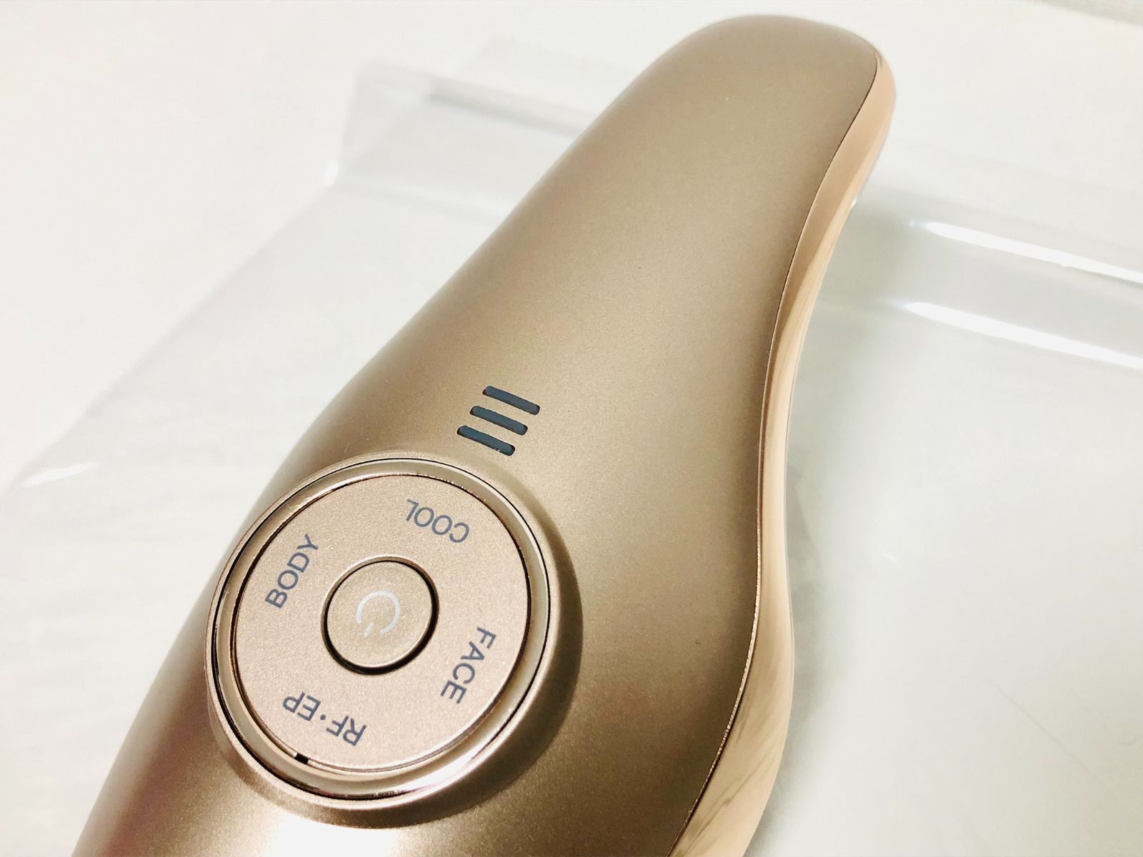 美品 MEラボン エクラ ECL-02 IKKOさんプロデュース 美顔器 - メルカリ