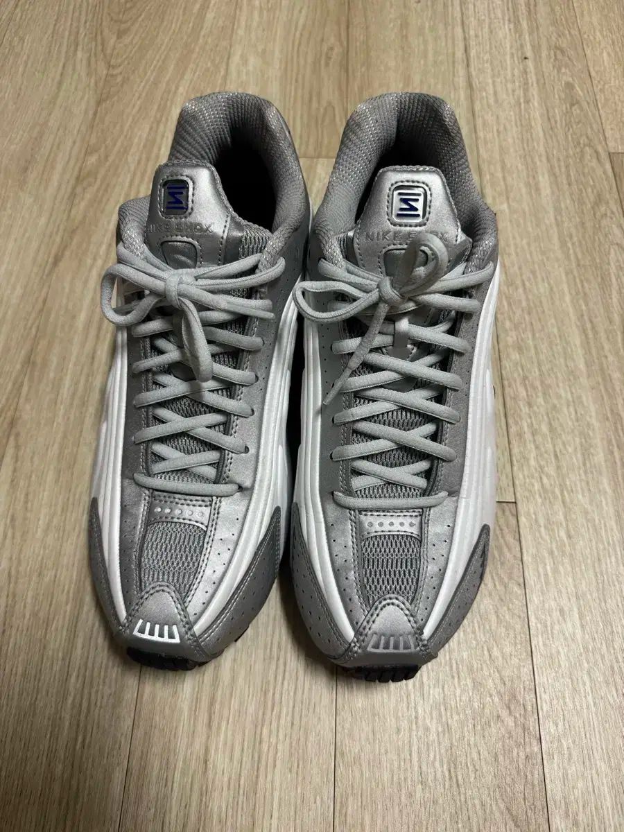  ナイキ ショックス 白 レーサー ブルー スニーカー 靴