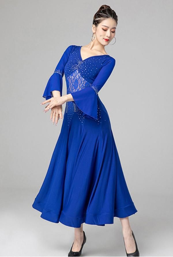 デモ パーティー