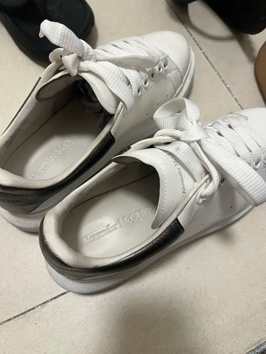 Alexander McQueen アレキサンダー マックイーン シルバー