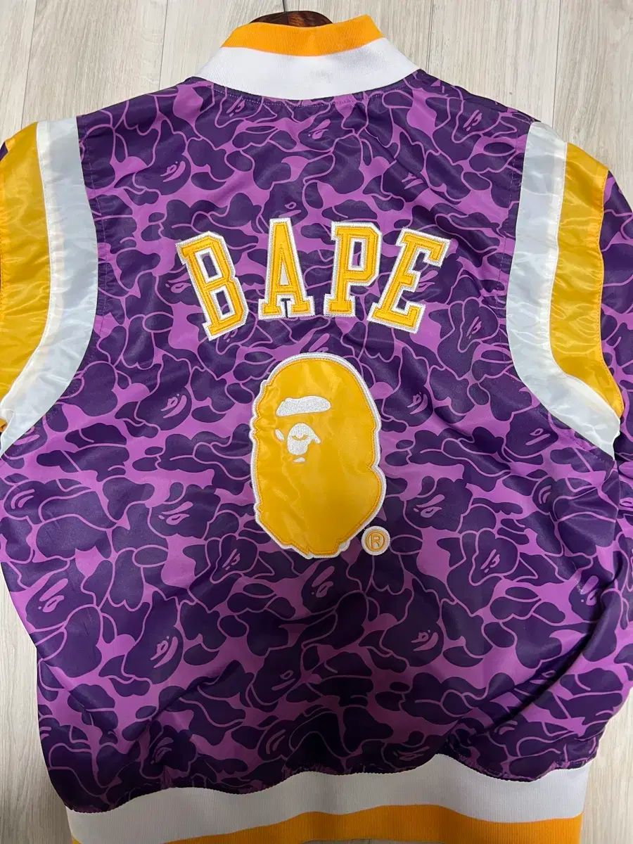 A BATHING APE × ミッチェルアンドネス Lakers コラボ ジャケット