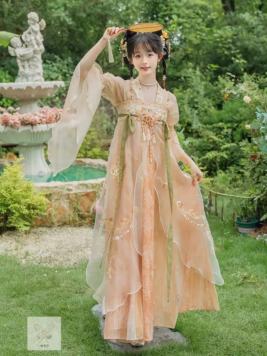 唐風ワンピース 胸元シームレス 夏物 改良漢服 上品 レトロ 日常 大人 夏風に揺れる唐代の優雅 現代に生きる伝統美のたたずまい