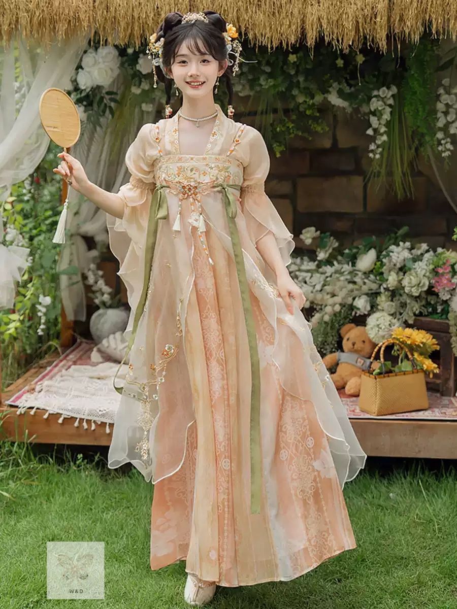 唐風ワンピース 胸元シームレス 夏物 改良漢服 上品 レトロ 日常 大人 夏風に揺れる唐代の優雅 現代に生きる伝統美のたたずまい