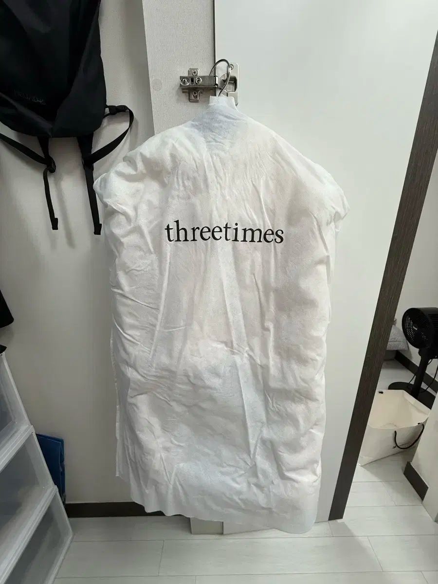 x スリータイムズ ベイビー フーディー ファー ムートン アイボリー