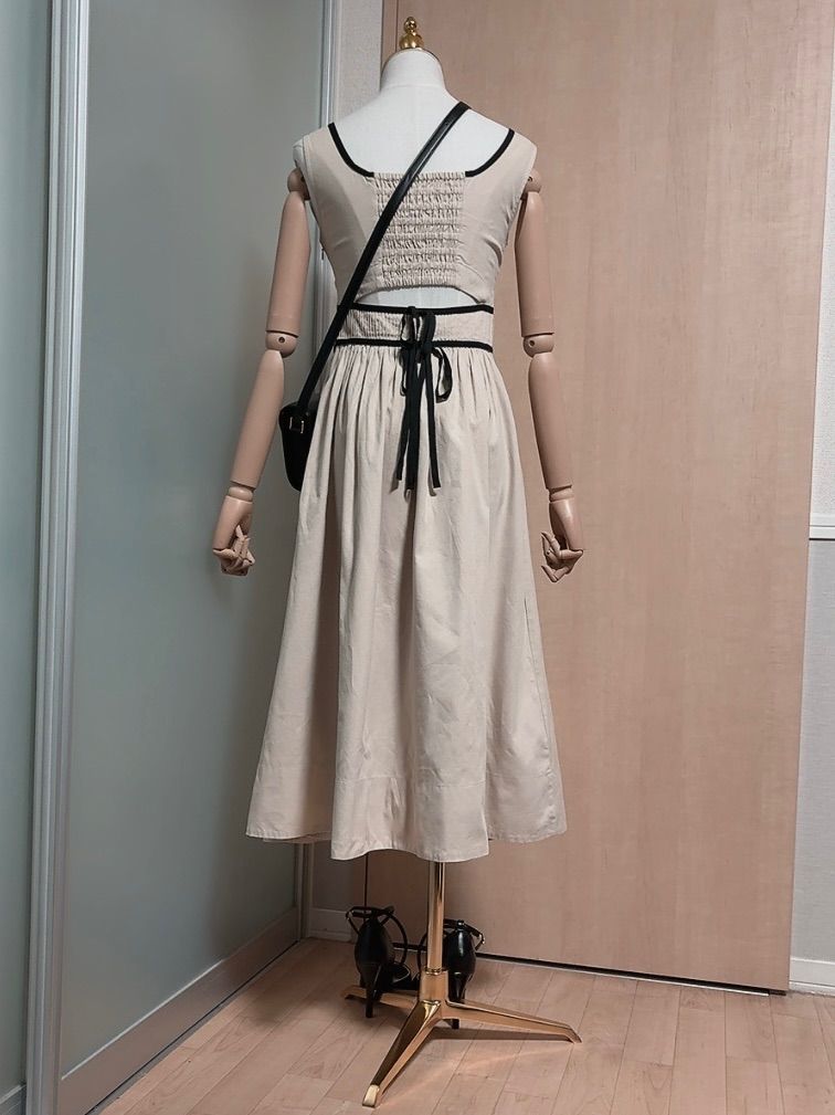 バックダブルボゥミディドレス