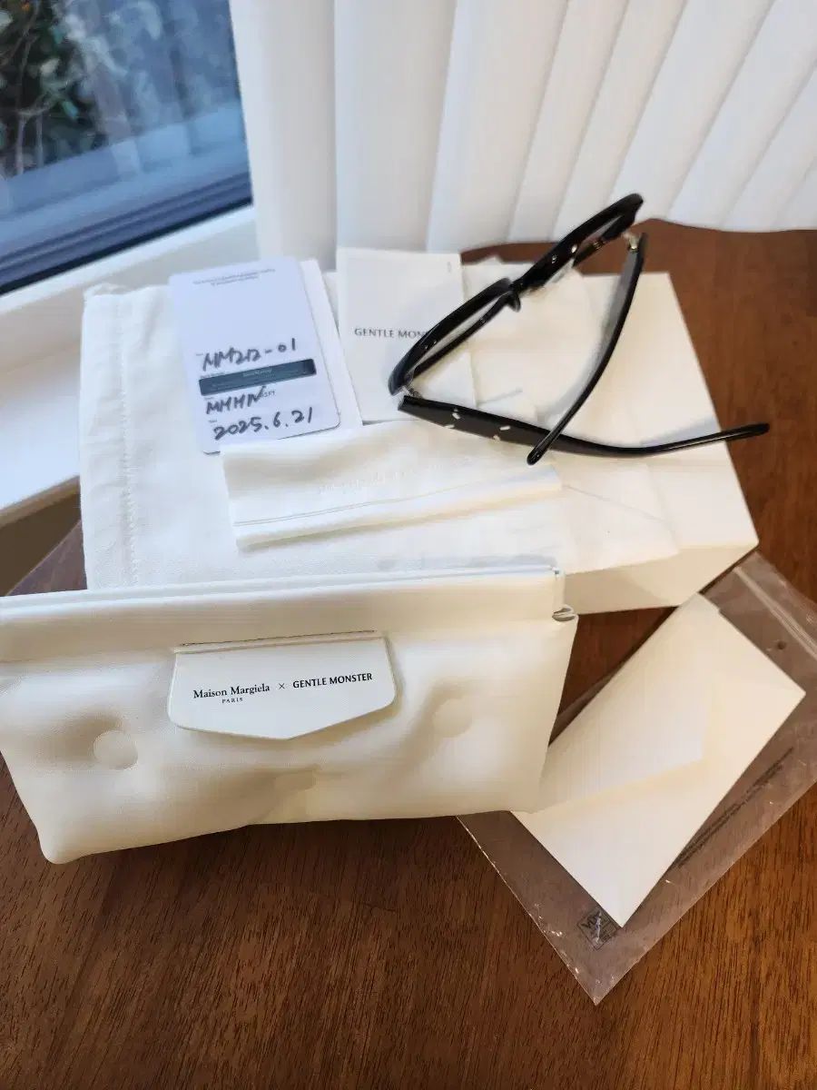 メゾンマルジェラ MM212