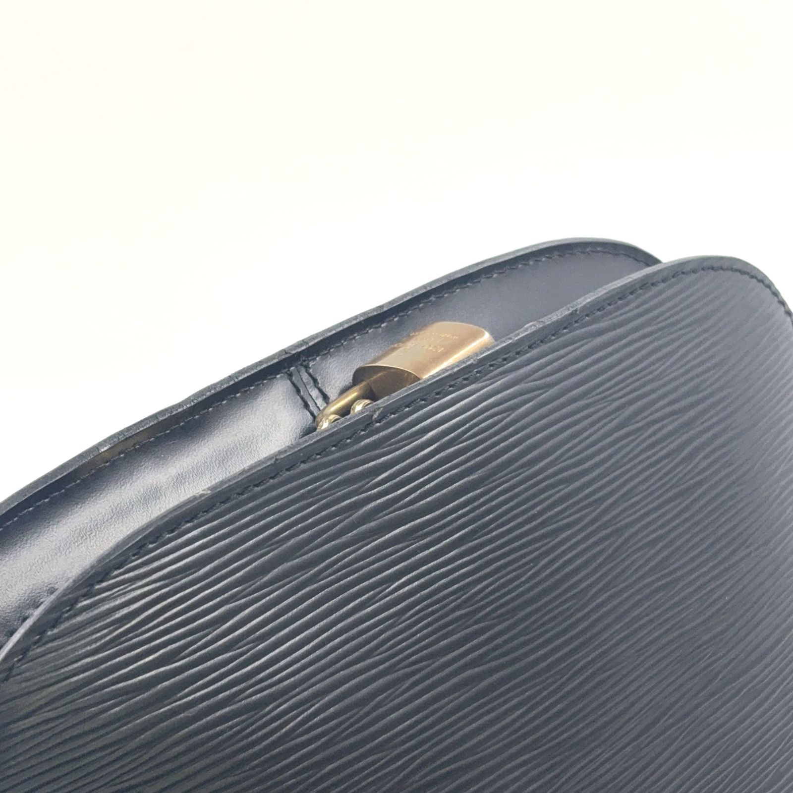 ブラック バックパック