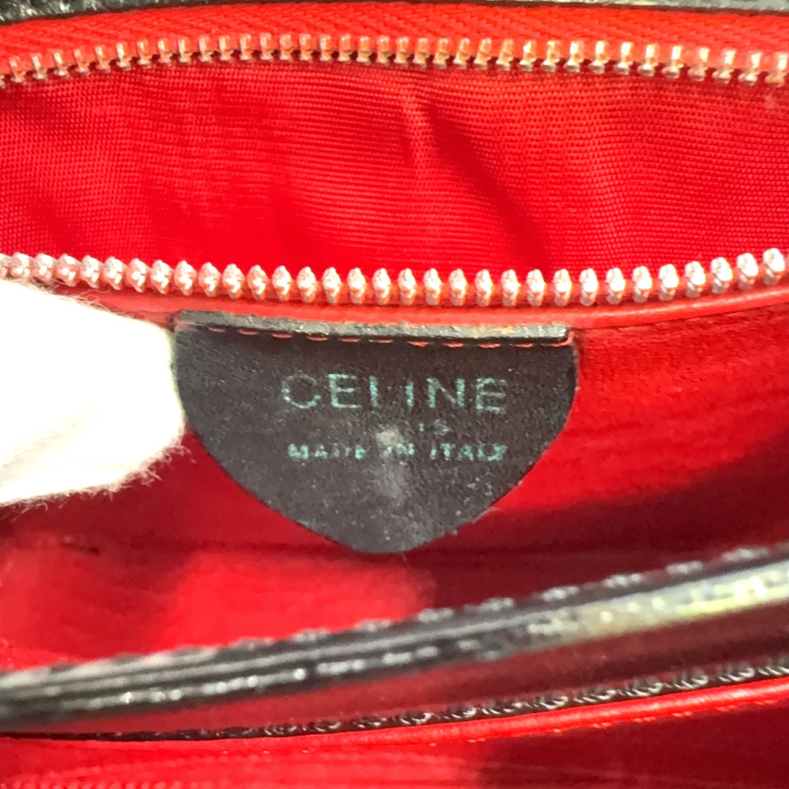 ブラック ボディバッグ